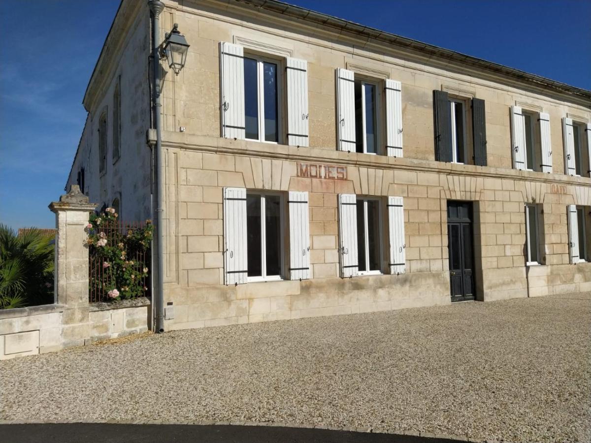 Gite Modes Et Cafe Epargnes Bagian luar foto