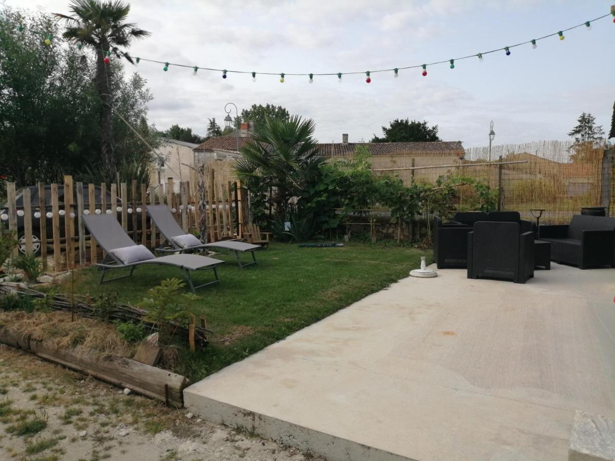 Gite Modes Et Cafe Epargnes Bagian luar foto